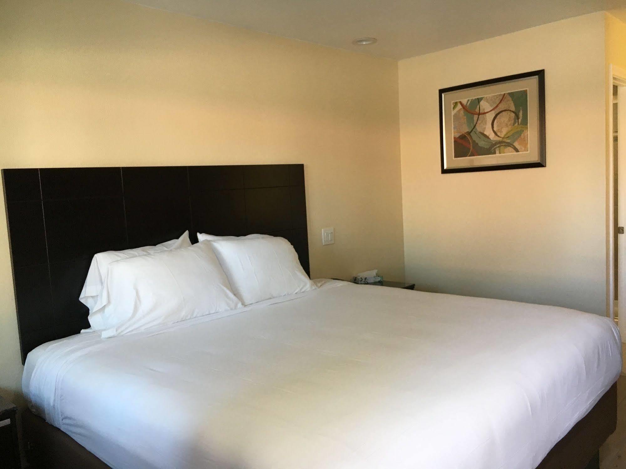 Colton Inn Екстериор снимка